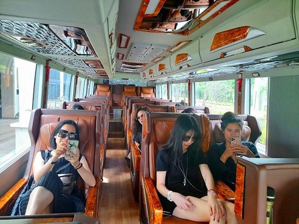 Thuê Xe Limousine 9 Chỗ & 16 Chỗ – Nhà Xe Du Lịch Alolimo 8