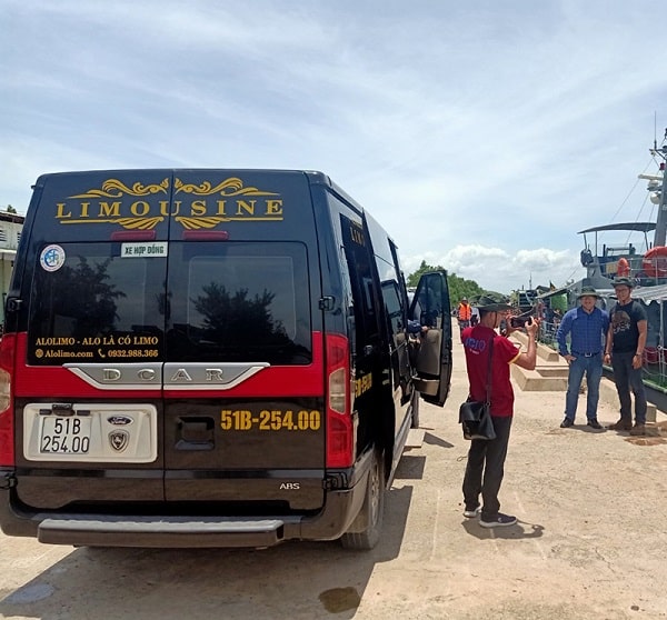 Cho thuê xe limousine 2